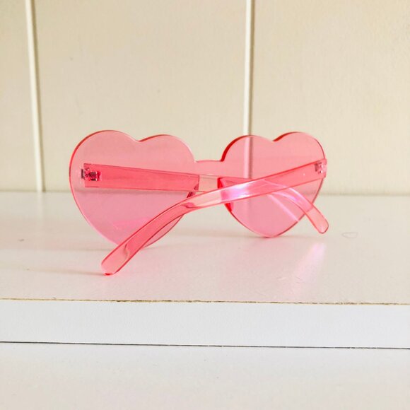 Heart Shape Frameless Sunglasses - Picture 5 of 5